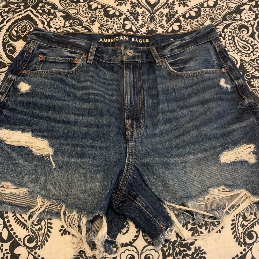 NWOT American Eagle Boyfriend Short